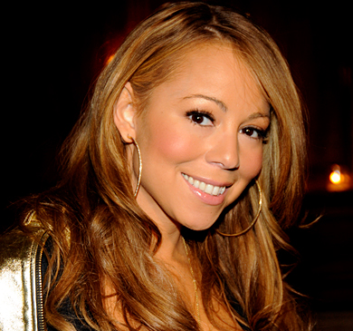 Mariah Carey, immensa autrice R&B che spazia dal pop al hip hop al R&B con i medesimi straordinari successi: tra i più grandi artisti di sempre, ha venduto ad oggi oltre 180 milioni di dischi! Ha ricevuto il World Music Awards come "miglior artista femminile del millennio"! Ha vinto decine di Grammy's, American Music Awards e Billboard. Detiene tantissimi record. Tra i tanti: la sua famosa hit "All I want for Christmas is you" è la canzone natalizia che ha venduto di più nella storia della musica (oltre 12 milioni di copie)