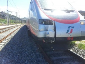 suicidio-stazione-agropoli-treno