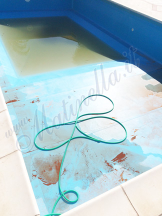 acqua-marrone-piscina-matinella