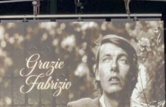 Torre del Greco. Biagio Sgangarella di Albanella premiato come miglior interprete di Fabrizio De André…