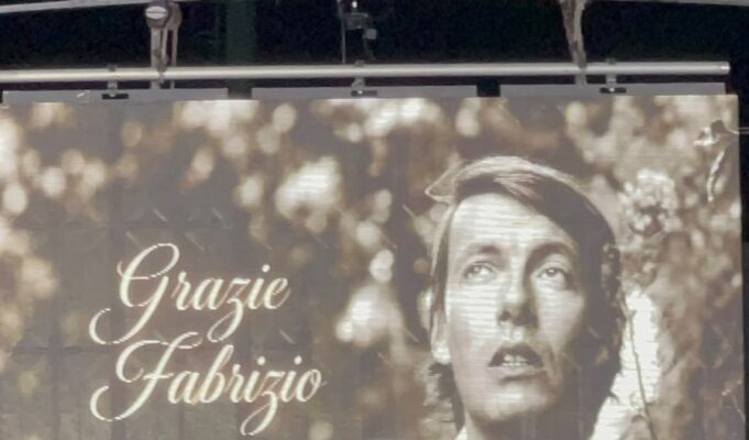 Torre del Greco. Biagio Sgangarella di Albanella premiato come miglior interprete di Fabrizio De André…